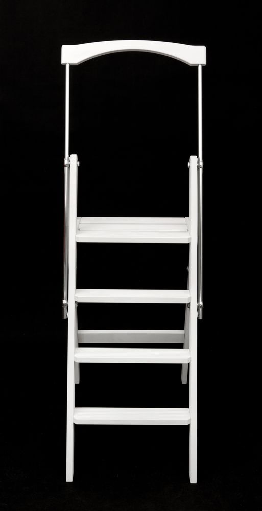 Стремянка деревянная Hoz-Block Серж 4 ступени Белая (арт. СДР-4Б) от магазина ЛесКонПром.ру