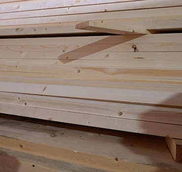 Строганный брус хвоя 40х60х3000 мм от магазина ЛесКонПром.ру