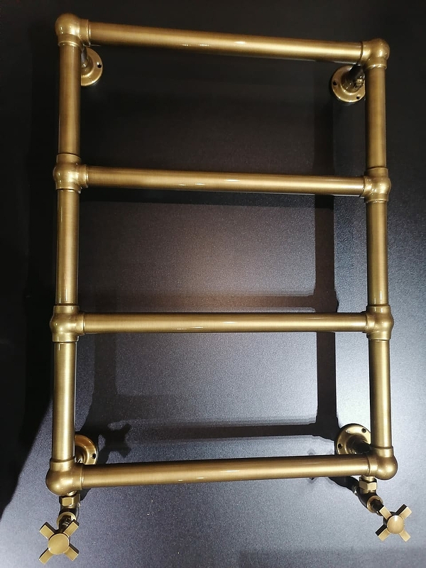 Водяной полотенцесушитель Boheme 718 Бронза от магазина ЛесКонПром.ру