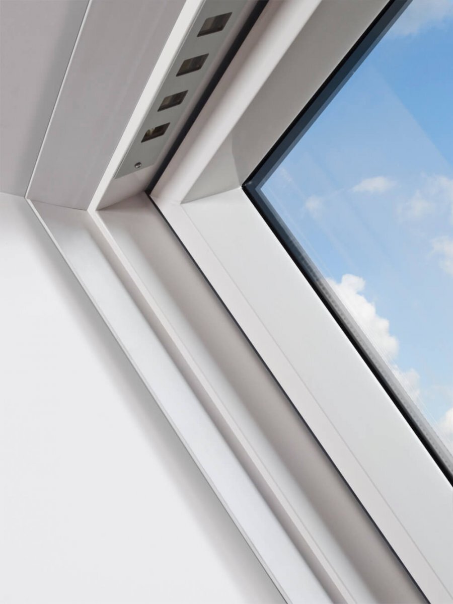 Окно мансардное FAKRO PTP-V U4 09 94х140 от магазина ЛесКонПром.ру