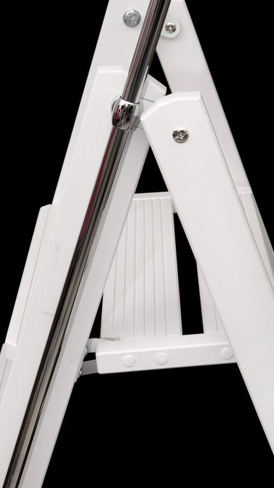 Стремянка деревянная Hoz-Block Серж 4 ступени Белая (арт. СДР-4Б) от магазина ЛесКонПром.ру