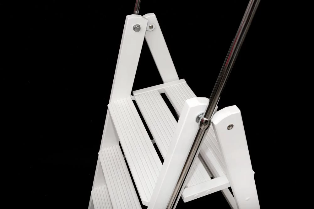 Стремянка деревянная Hoz-Block Серж 3 ступени Белая (арт. СДР-3Б) от магазина ЛесКонПром.ру