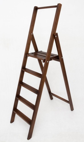 Стремянка деревянная Hoz-Block Батя 5 ступеней Венге (арт. СДБ-5В) от магазина ЛесКонПром.ру