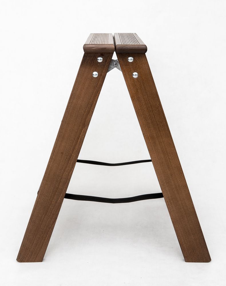 Стремянка двухсторонняя деревянная Hoz-Block Марк 3 ступени Венге (арт. ДДС-3В) от магазина ЛесКонПром.ру