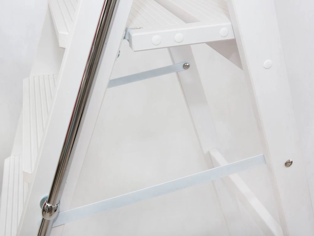 Стремянка деревянная Hoz-Block Серж 3 ступени Белая (арт. СДР-3Б) от магазина ЛесКонПром.ру