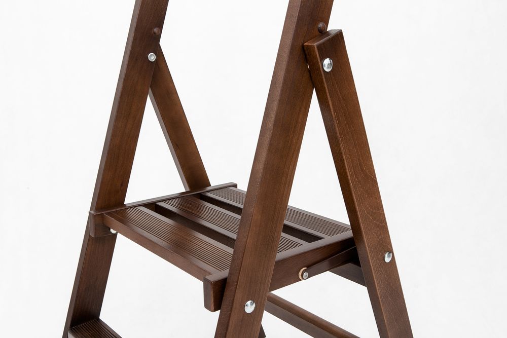 Стремянка деревянная Hoz-Block Батя 5 ступеней Венге (арт. СДБ-5В) от магазина ЛесКонПром.ру