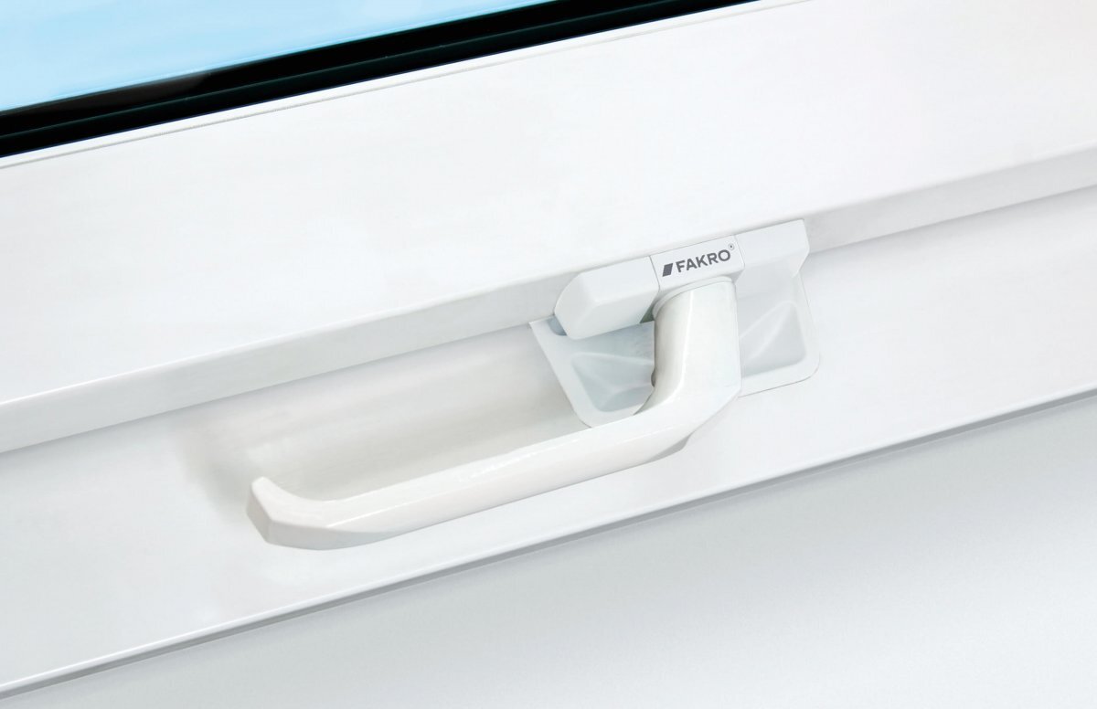 Окно мансардное FAKRO PTP-V U4 09 94х140 от магазина ЛесКонПром.ру