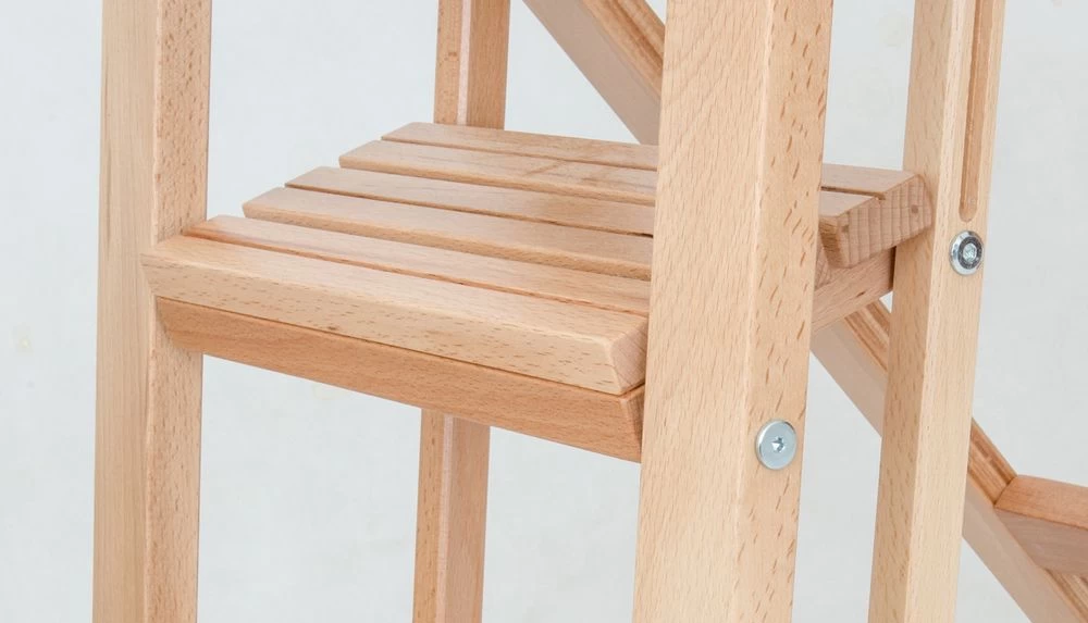 Стремянка-табурет деревянная с широкими ступенями Hoz-Block Микки 2 ступени Светлая (арт. СДМТ-2С) от магазина ЛесКонПром.ру