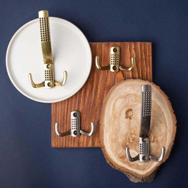 Крючок мебельный KERRON 0071 старинный черненый цинк от магазина ЛесКонПром.ру