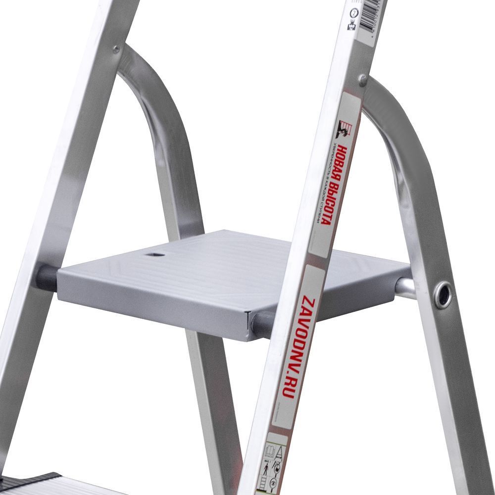 Стремянка алюминиевая с широкой ступенью Новая Высота 6 ступеней (арт. 2117106) от магазина ЛесКонПром.ру