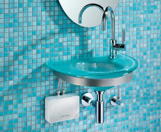 Проточный водонагреватель Electrolux Aquatronic NP4 Aquatronic 2.0 электрический от магазина ЛесКонПром.ру