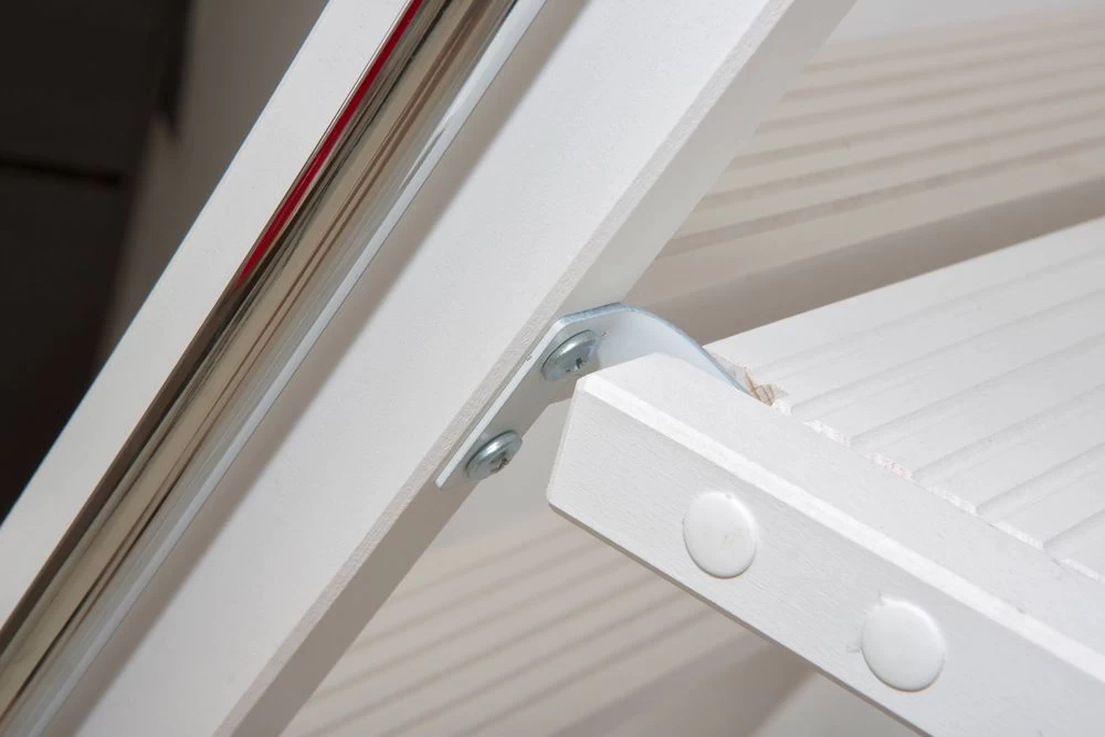 Стремянка деревянная Hoz-Block Серж 6 ступеней Белая (арт. СДР-6Б) от магазина ЛесКонПром.ру