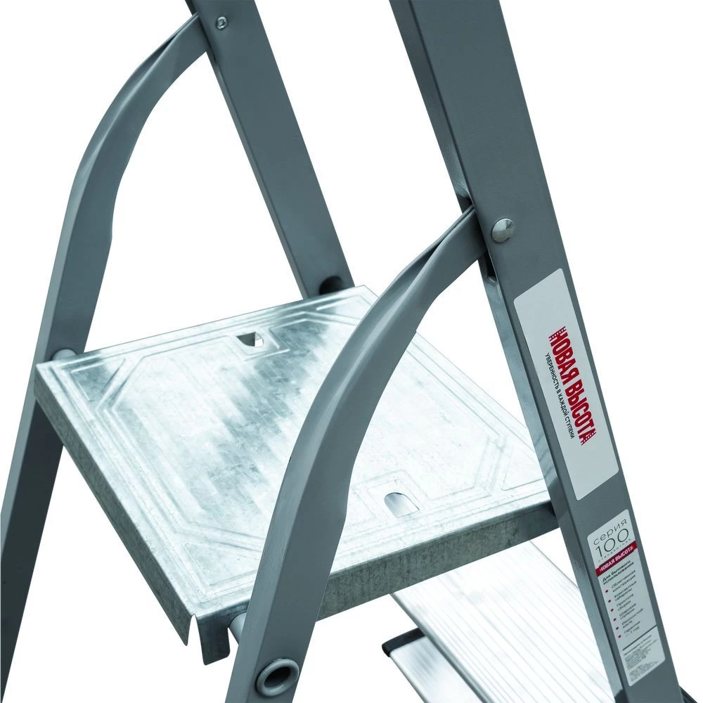 Стремянка стальная с широкой ступенью Новая Высота 9 ступеней (арт. 1137109) от магазина ЛесКонПром.ру