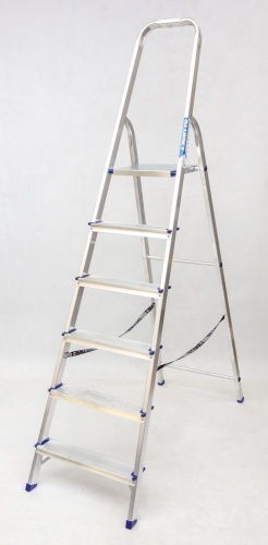 Стремянка алюминиевая Алюмет 6 ступеней (арт. AM706) от магазина ЛесКонПром.ру