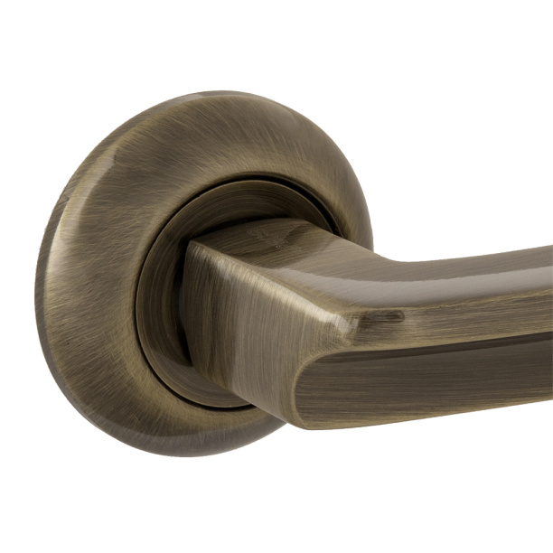 Дверные ручки Megapolis Dubai 0893 бронза от магазина ЛесКонПром.ру