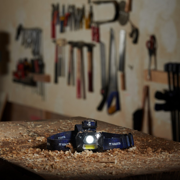 Фонарь налобный VARTA 3 Вт IP54 3xAAA от магазина ЛесКонПром.ру