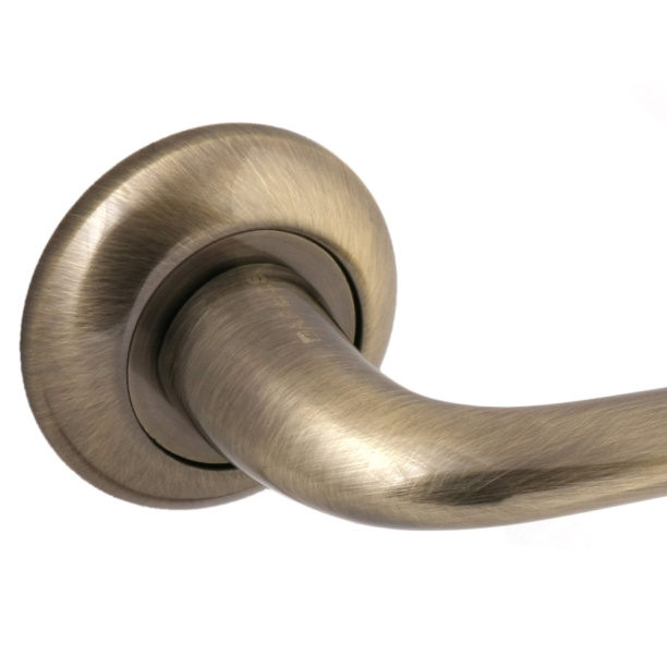 Дверные ручки Megapolis Tokyo 0824 бронза от магазина ЛесКонПром.ру