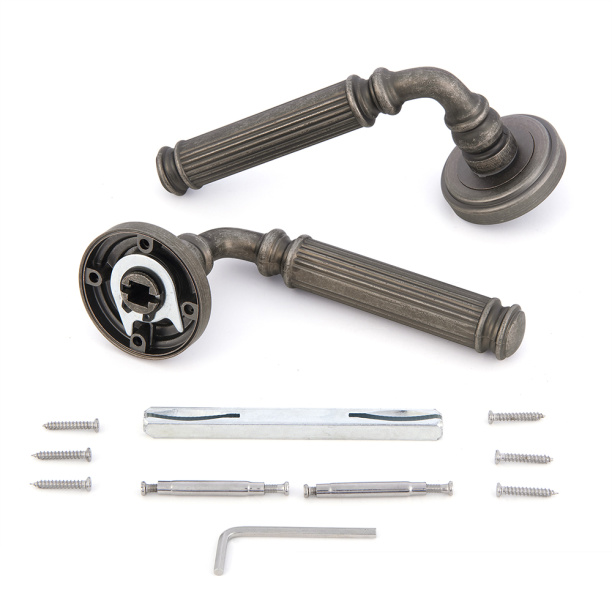 Дверные ручки A-411S античное серебро от магазина ЛесКонПром.ру