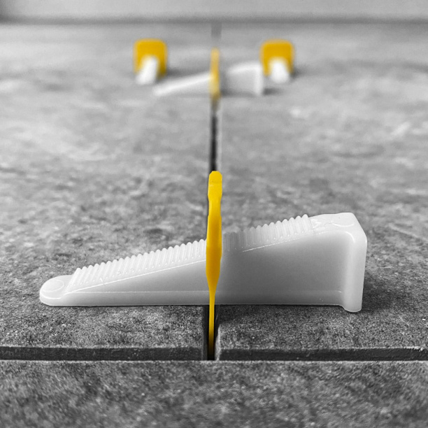 Клинья TLS 100 шт от магазина ЛесКонПром.ру