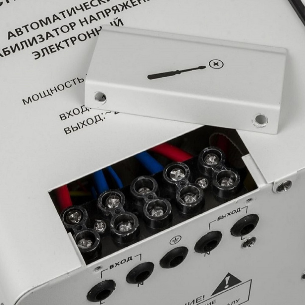 Стабилизатор настенный Ресанта 12 кВт от магазина ЛесКонПром.ру