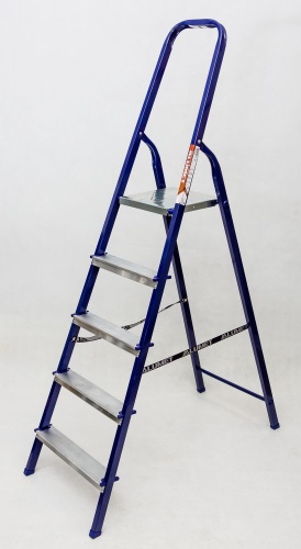 Стремянка стальная окрашенная с алюминиевыми ступенями АЛЮМЕТ 5 ступеней (арт. М8305) от магазина ЛесКонПром.ру