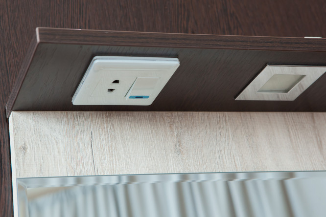 Зеркало с полкой Sanflor Толедо 80353230 от магазина ЛесКонПром.ру