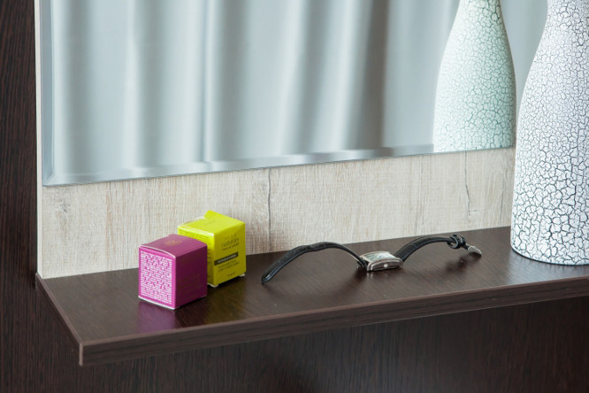 Зеркало с полкой Sanflor Толедо 80353232 от магазина ЛесКонПром.ру