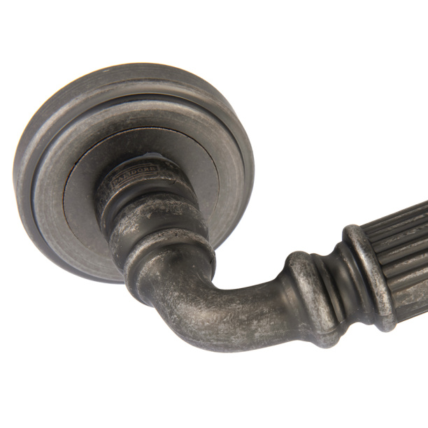 Дверные ручки A-411S античное серебро от магазина ЛесКонПром.ру