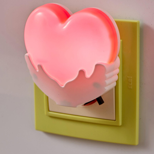 Ночник RISALUX Сердце в розетку LED от магазина ЛесКонПром.ру